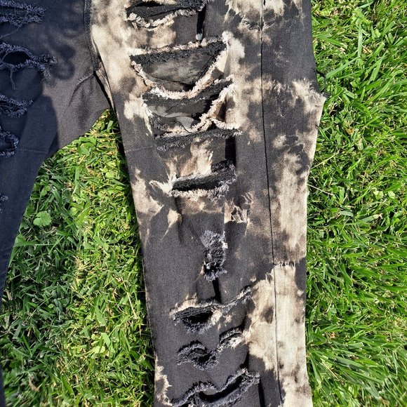 SOLD- black acide washed - Picture 4 of 7